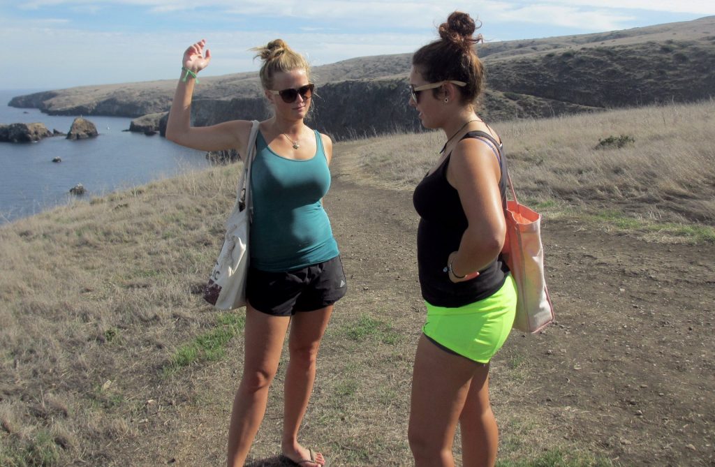 Stefanie Kuisle & Zeinab Greif hiking on Santa Cruz Island