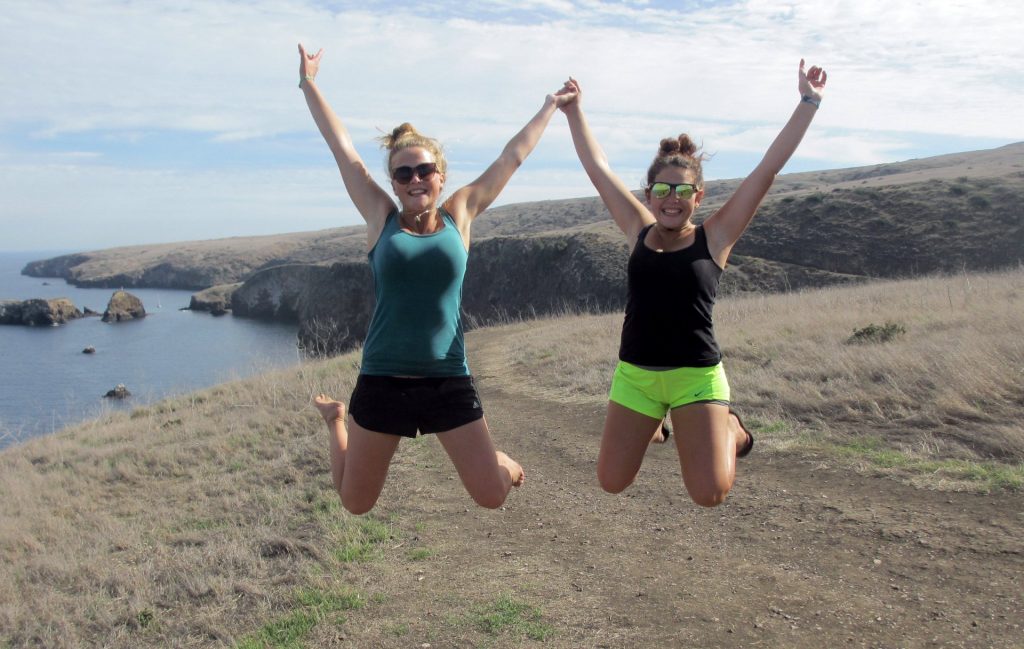 Stefanie Kuisle & Zeinab Greif hiking on Santa Cruz Island