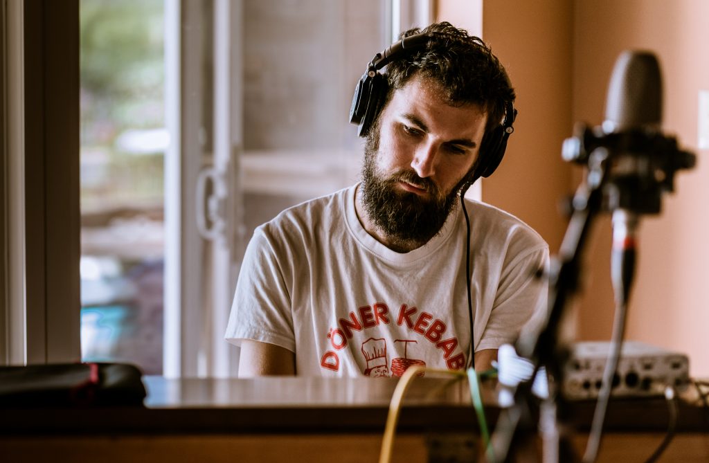 Benjamin Geyer playing piano